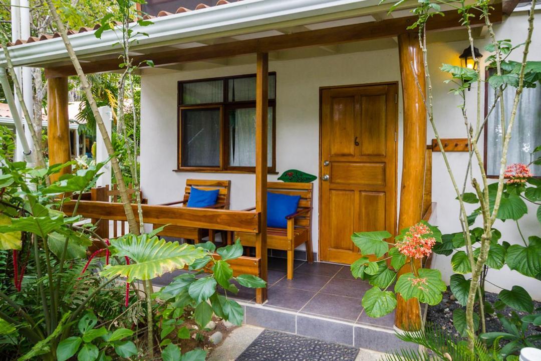 La Ponderosa Hotel ปาโวเนส ภายนอก รูปภาพ