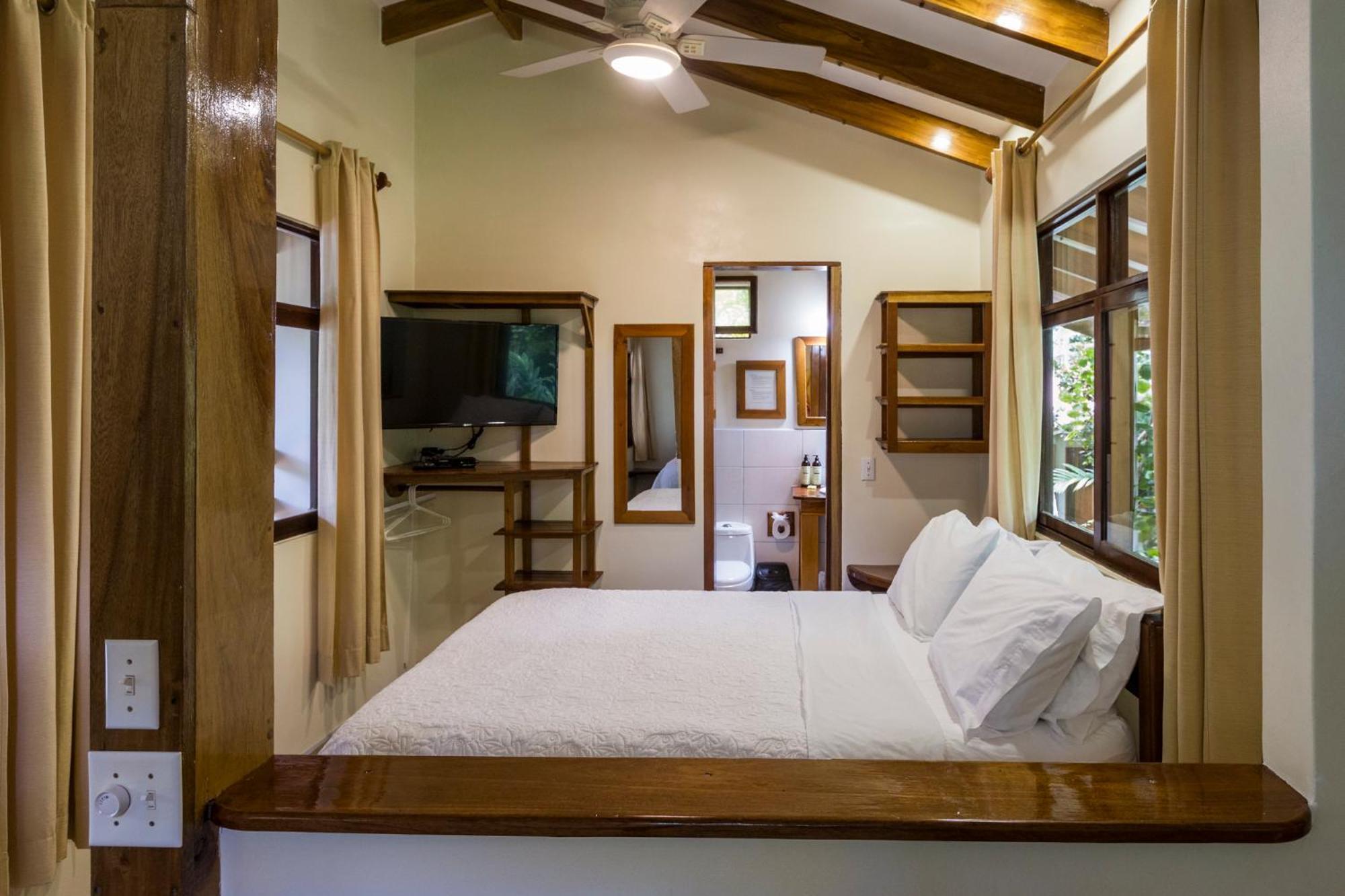 La Ponderosa Hotel ปาโวเนส ห้อง รูปภาพ